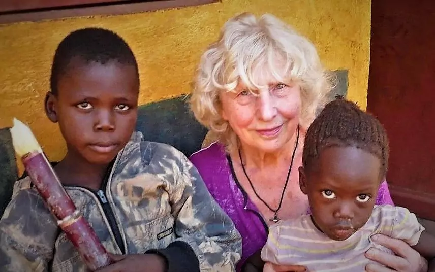 Frau mit Kindern