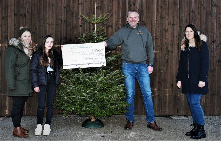 500 Euro Spende von Haager Christbaumstandl Gruber Team