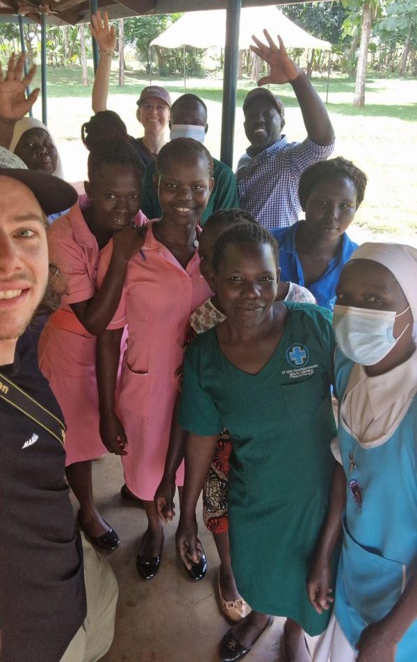 Mehr über den Artikel erfahren Von Entebbe nach Gulu: Ein bewegender Start unserer Reise