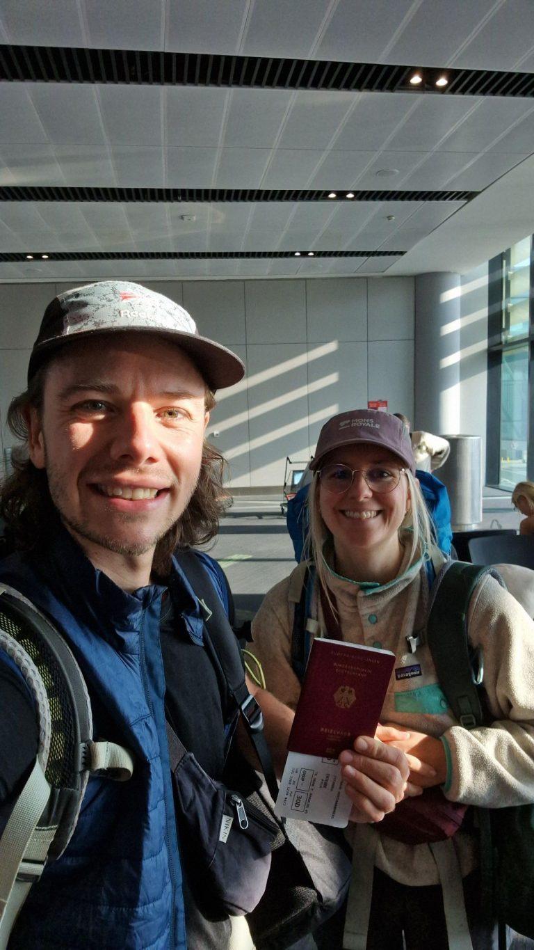 Adrian und Melanie gut in Uganda angekommen